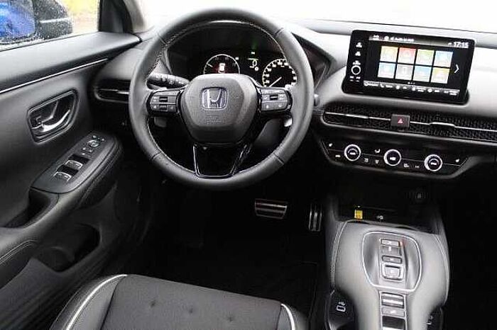 Honda ZR-V Sport mit Black Emblem Paket
