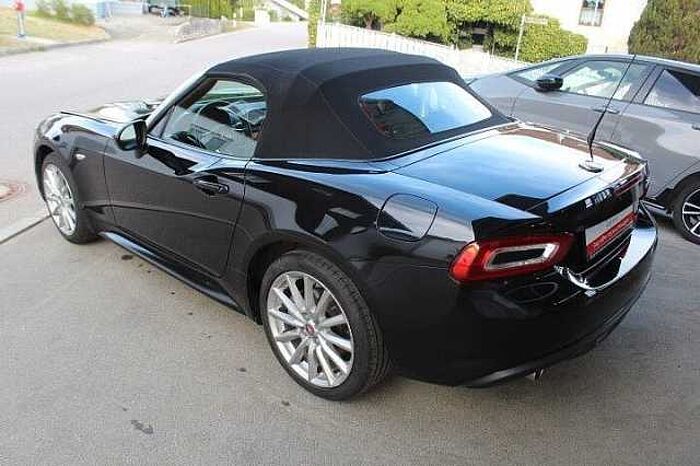 Fiat 124 Spider Lusso