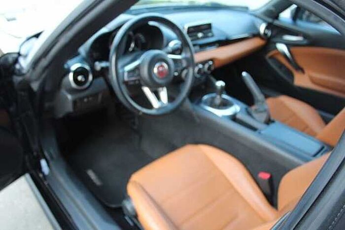 Fiat 124 Spider Lusso
