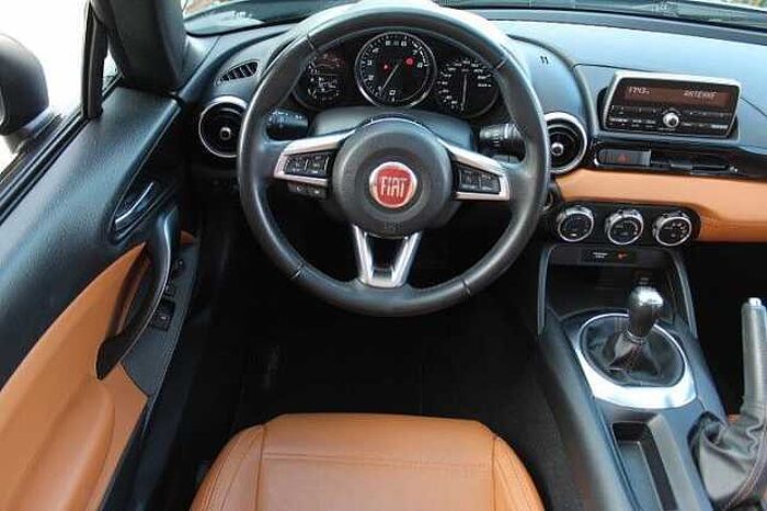 Fiat 124 Spider Lusso
