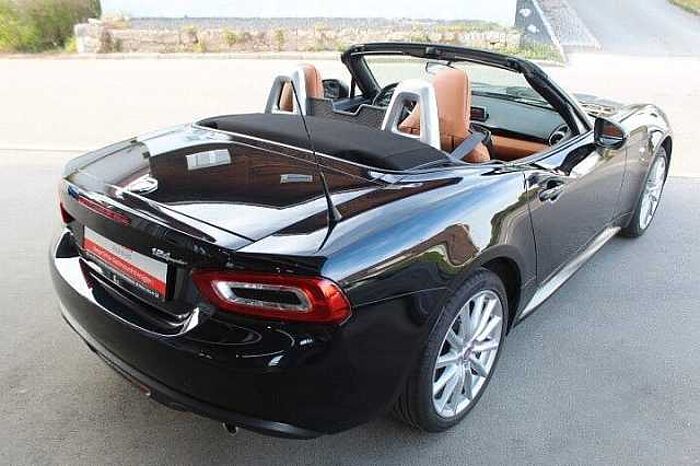 Fiat 124 Spider Lusso