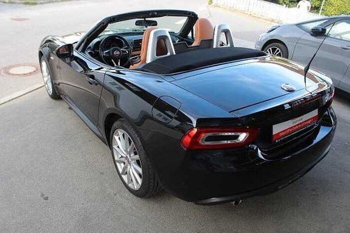Fiat 124 Spider Lusso