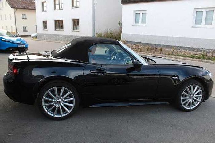 Fiat 124 Spider Lusso