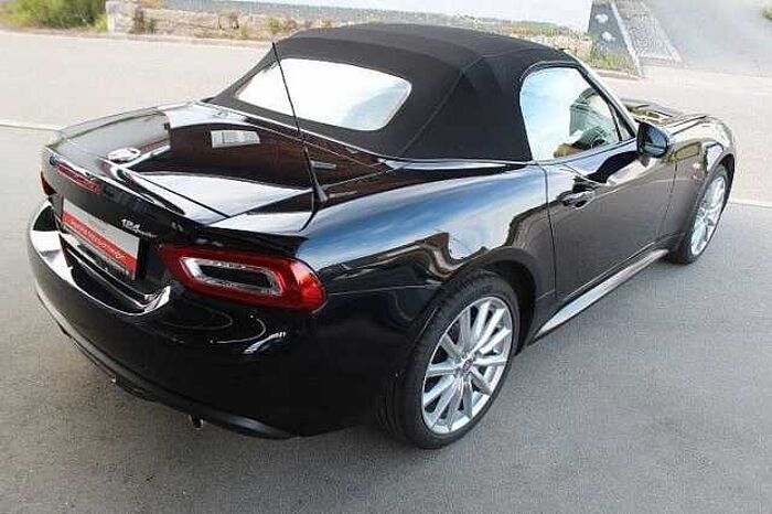 Fiat 124 Spider Lusso