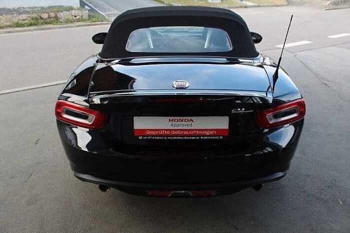 Fiat 124 Spider Lusso