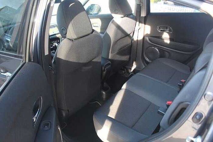 Honda HR-V 1.5 i-VTEC Elegance, CVT, Navi, Kamera, LED