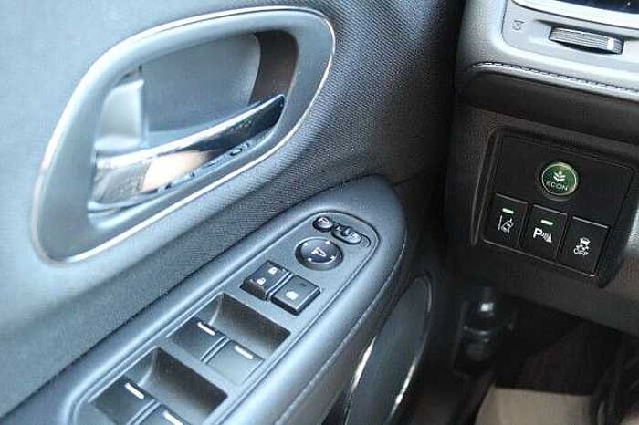 Honda HR-V 1.5 i-VTEC Elegance, CVT, Navi, Kamera, LED